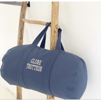 Sac Polochon Brodé- Bleu Denim- Globe Trotteur MARCEL & LILY