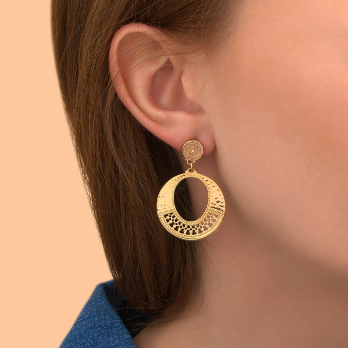 Boucles d'oreilles percées modernes métal doré martelé I doré SATELLITE